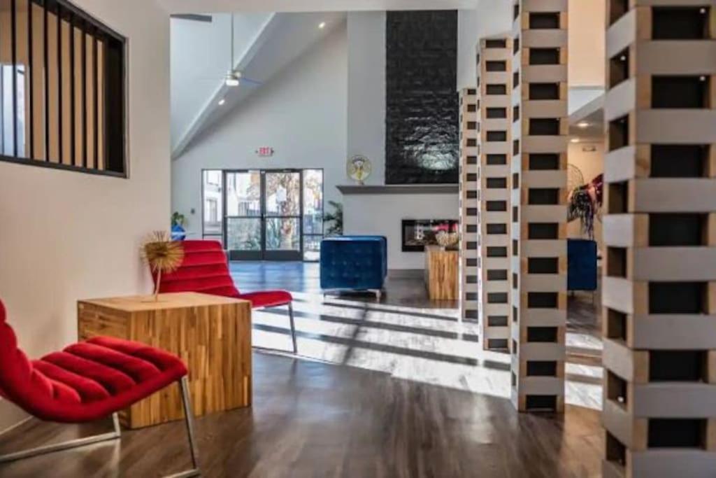 Lux Suite /King Bed /Free Parking/Pool/First Floor Houston Eksteriør billede