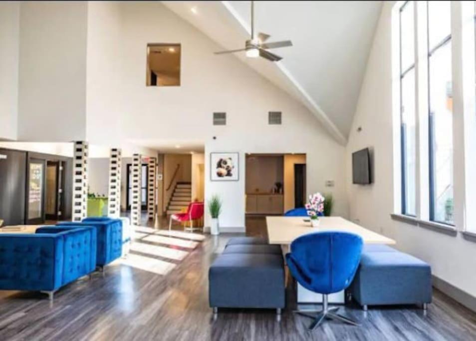 Lux Suite /King Bed /Free Parking/Pool/First Floor Houston Eksteriør billede