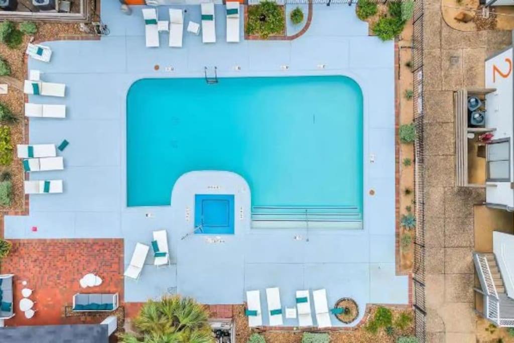 Lux Suite /King Bed /Free Parking/Pool/First Floor Houston Eksteriør billede